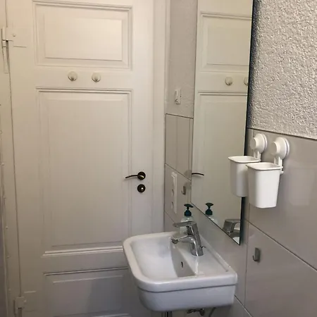 Ferienzimmer Tybinga